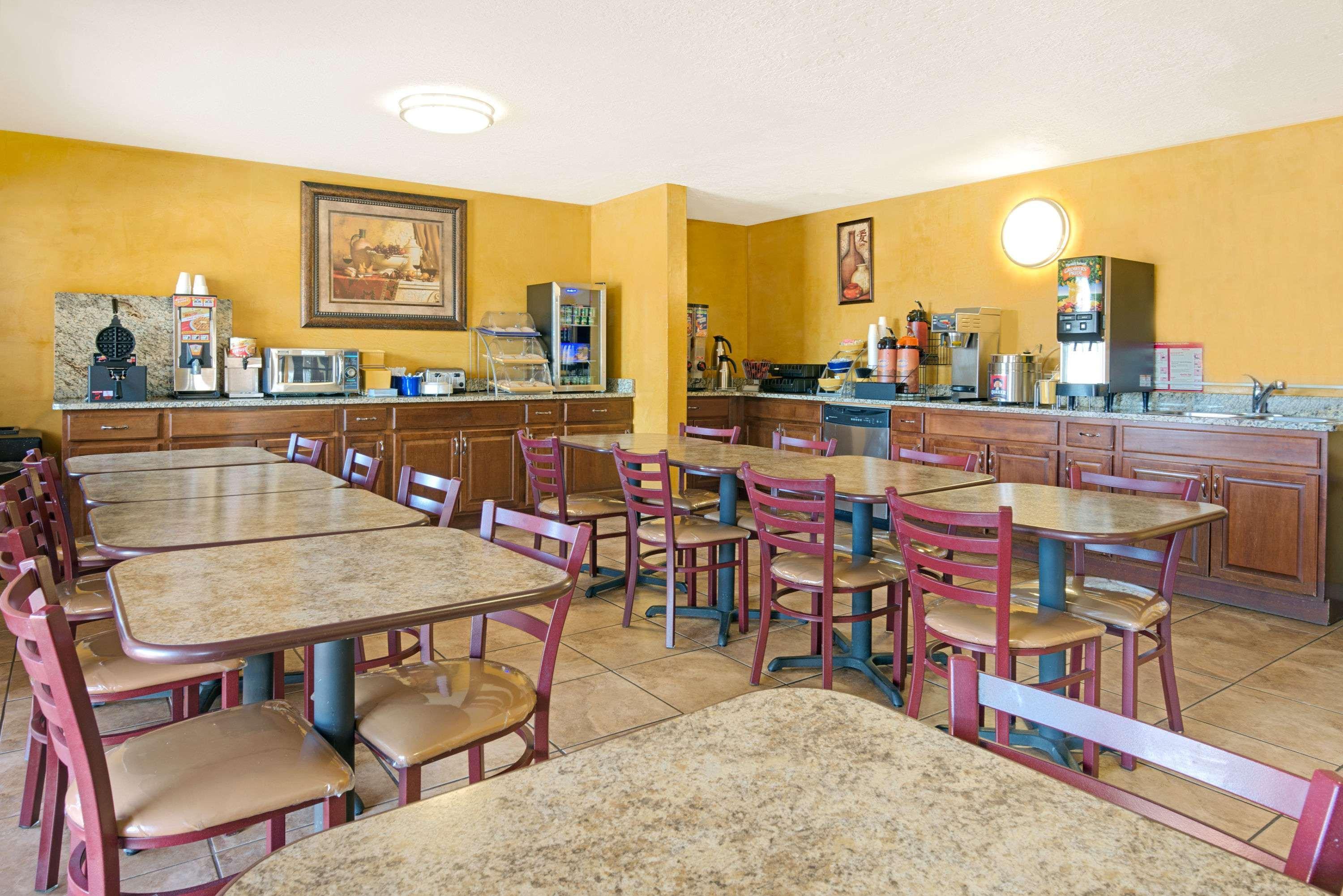 Days Inn By Wyndham East Albuquerque Buitenkant foto