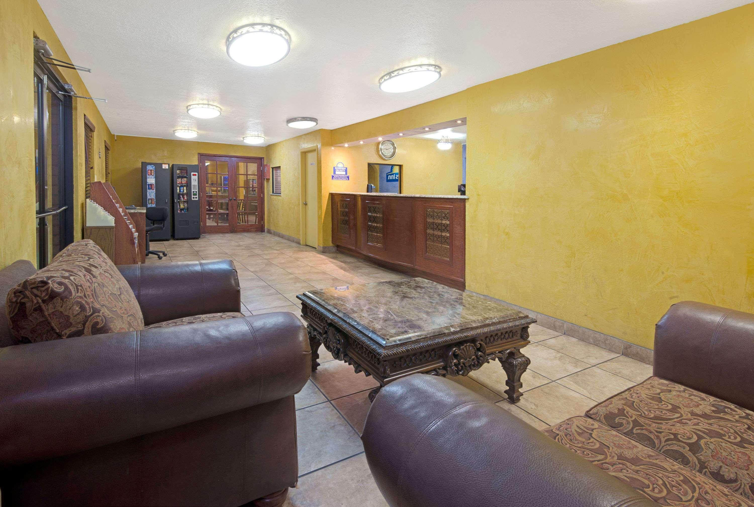 Days Inn By Wyndham East Albuquerque Buitenkant foto