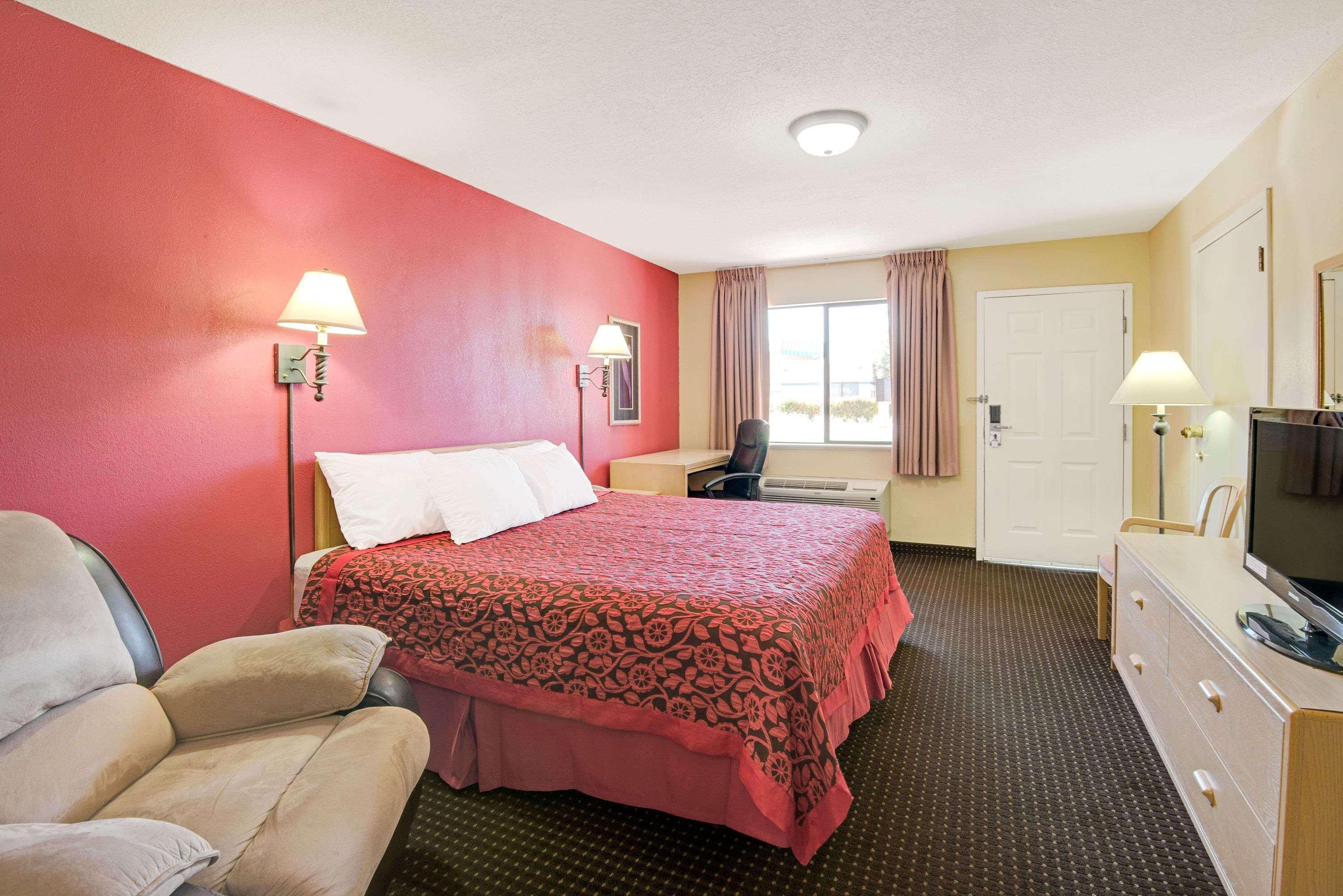 Days Inn By Wyndham East Albuquerque Buitenkant foto